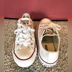 White Converse Chuck Taylor All Star Low Top sneakers